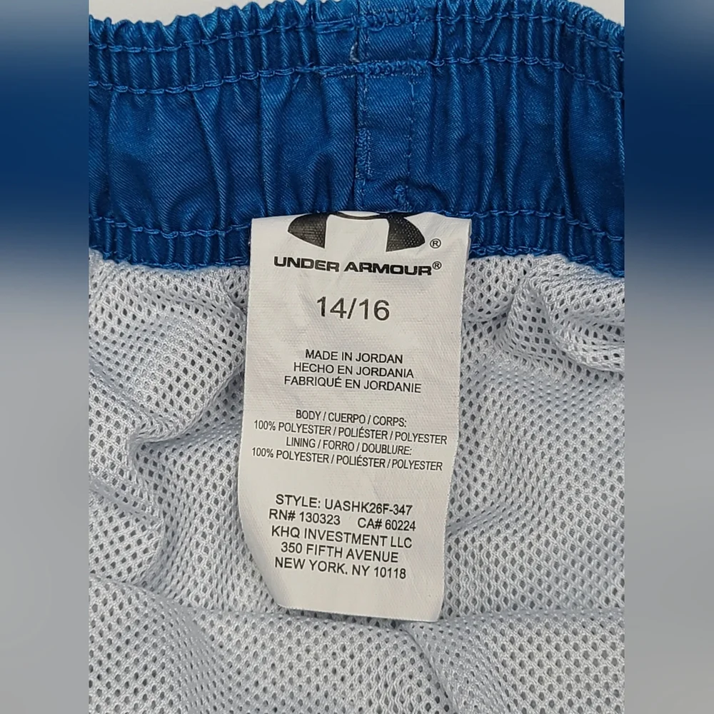 Under Armour boys' ombre swim trunks size L